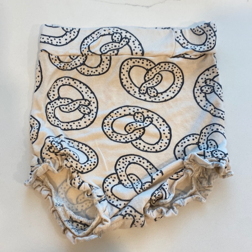 Pretzel spearmint love bloomers